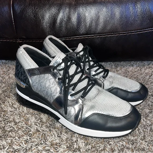 Women’s Michael Kors Lic Extreme Iconic Silver/Black/White Sneakers - Picture 1 of 4